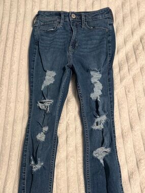 Hollister Women's Ripped ultra high rise super skinny 00S